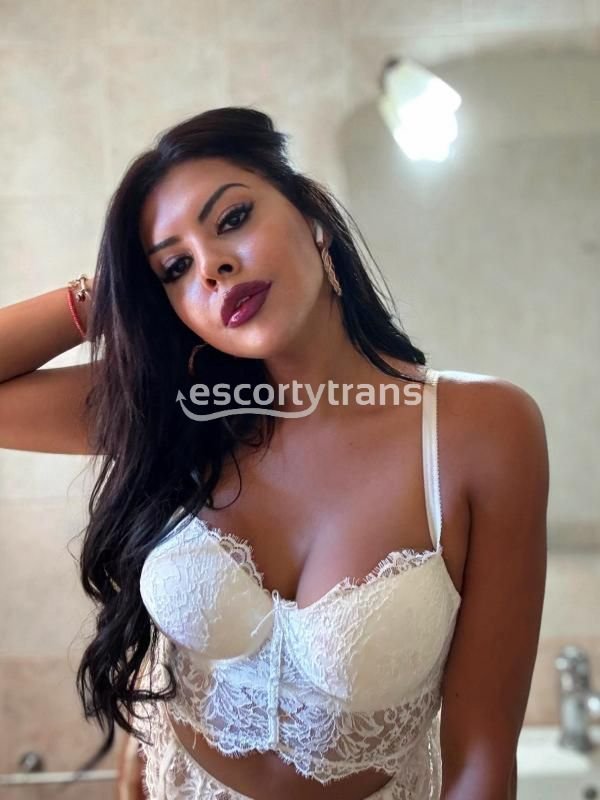 Melly Ferraz