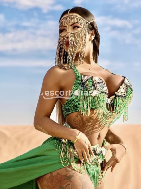 Adriana Top